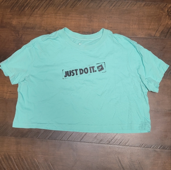 Women's Nike Crop and Tank Top Bundle size L - Picture 2 of 10